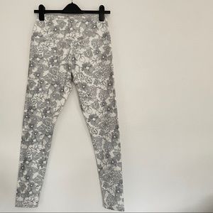 Glyder Gray & White Watercolor Floral Leggings